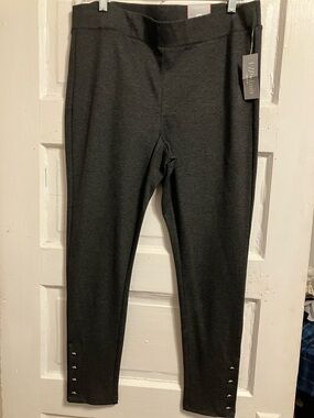 New.  Avenue. Sz 14-16. L.  Waist 31”-32”stretch with. Button details
